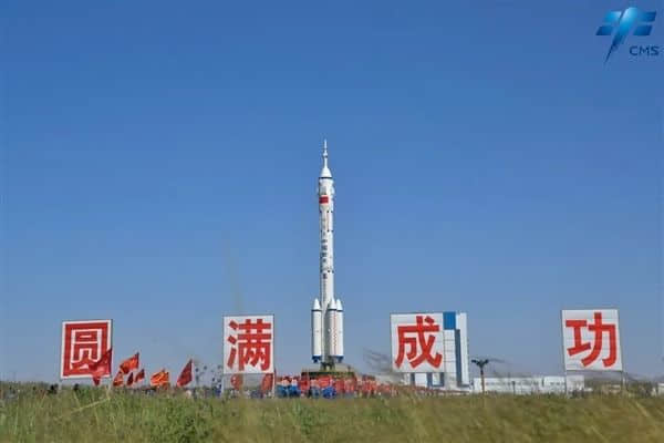 中国空间站新跨越！长征五号B火箭运抵发射场
