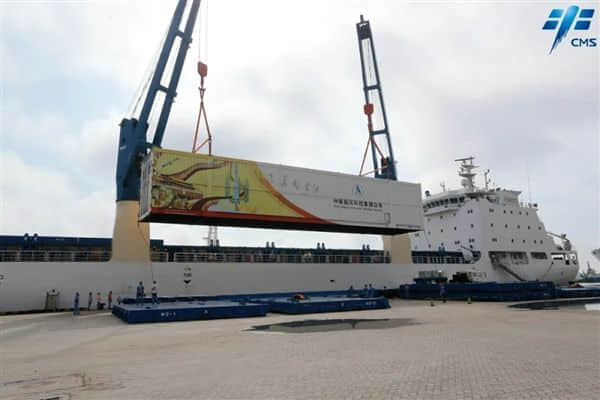 中国空间站新跨越！长征五号B火箭运抵发射场