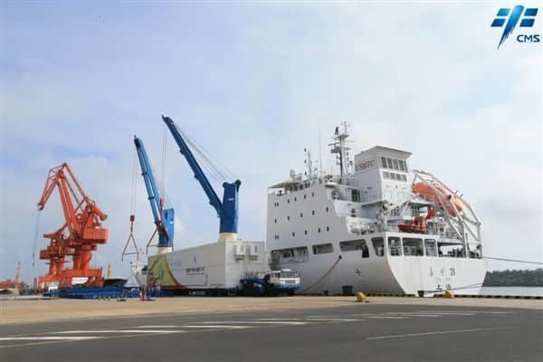 中国空间站新跨越！长征五号B火箭运抵发射场