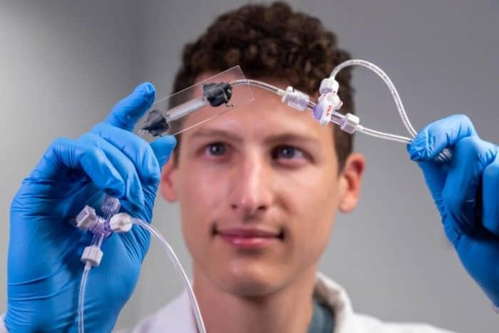 断裂人工岩石有助破解困扰科学家54年的奇怪流体之谜
