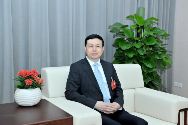 两会专访丨全国政协委员、中国移动董事长杨杰：优化数据中心碳排放政策 更好支撑数字经济发展
