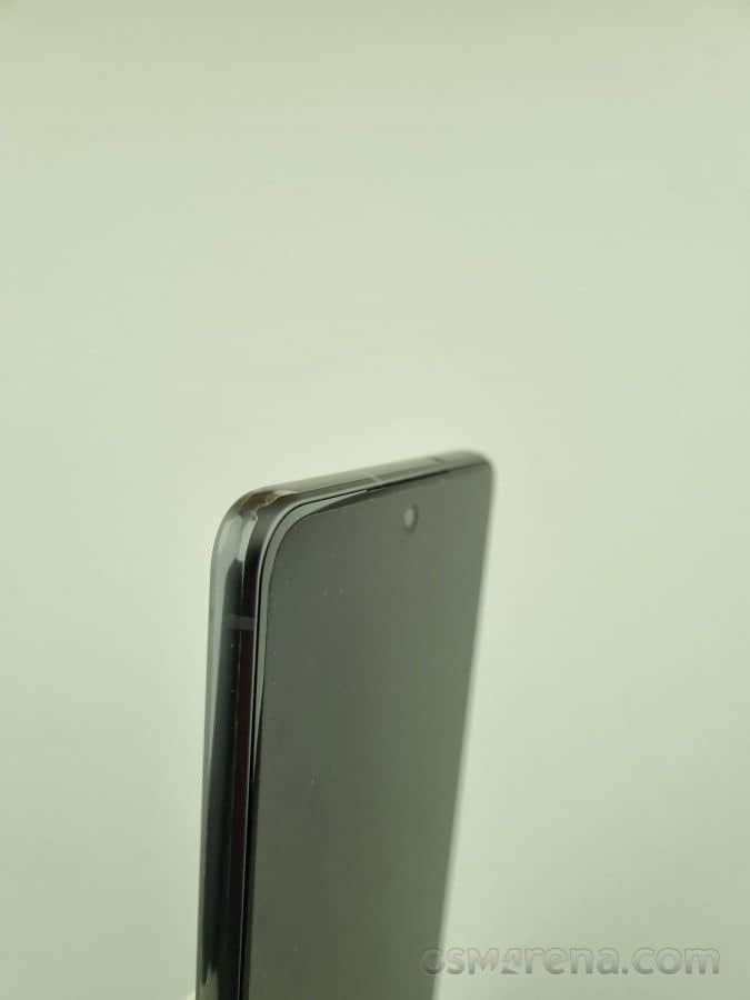 三星Galaxy S21 FE显示屏维修替换部件图像和价格信息泄露