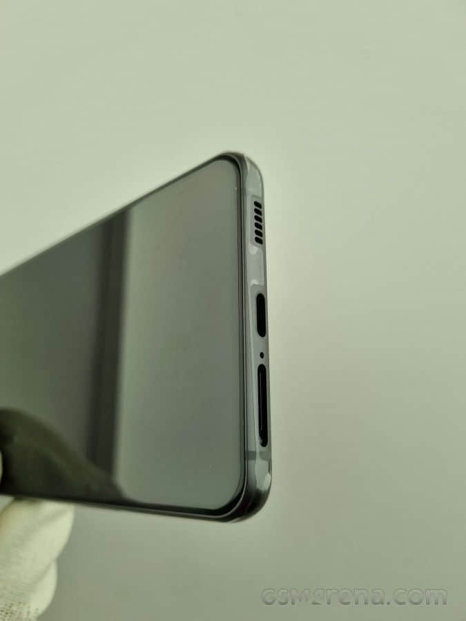 三星Galaxy S21 FE显示屏维修替换部件图像和价格信息泄露