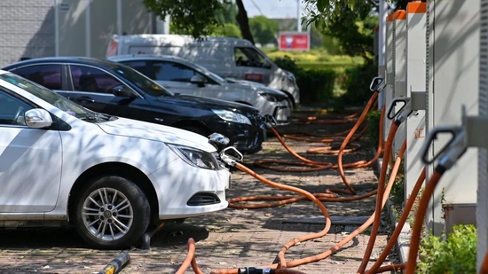 一个充电桩，难倒新能源车