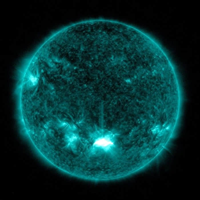 美国国家航空航天局记录了一个巨大的X1级太阳耀斑