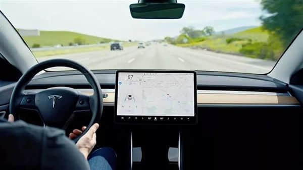 特斯拉宣布召回7600辆汽车：涉及Model S/X