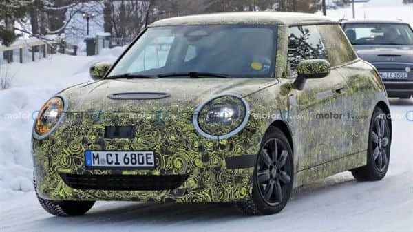 小姐姐第一辆 全新电动MINI曝光：宝马、长城联手打造！