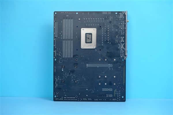 高性价比超级雕！技嘉B660 AORUS MASTER DDR4主板图赏