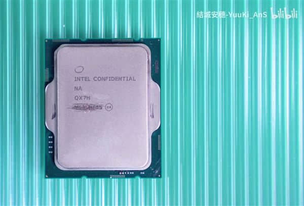 Intel i9-12900K全大核超频5.2GHz险胜锐龙9：功耗高达330W