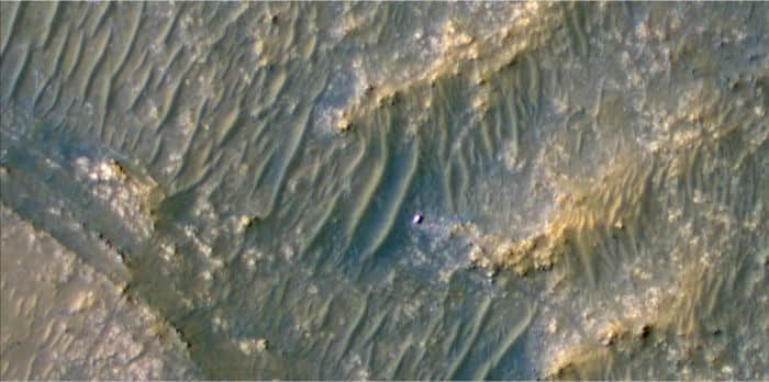 NASA MRO镜头下的毅力号：就像一个闪亮的矩形
