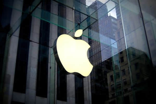 库克“秀肌肉”：苹果现存18亿活跃设备、单季度营收破纪录