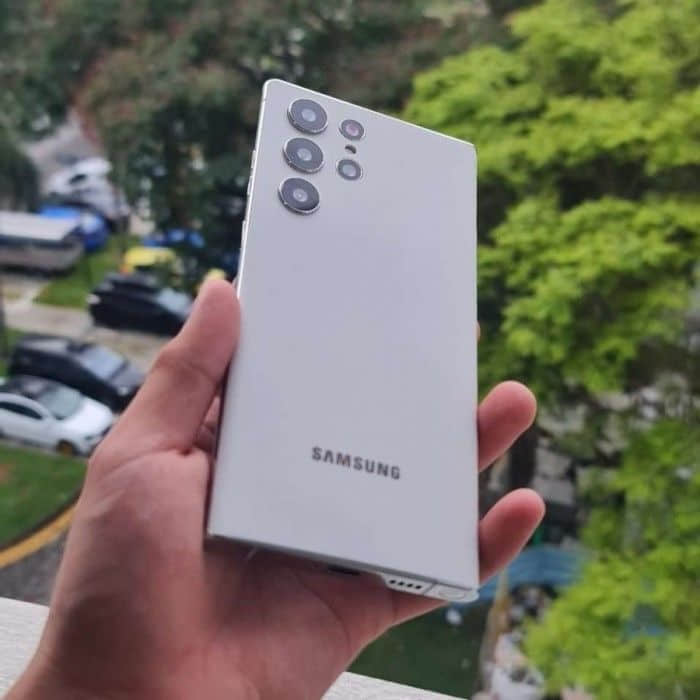 所有三款Galaxy S22机型都将使用新一代大猩猩玻璃Victus+