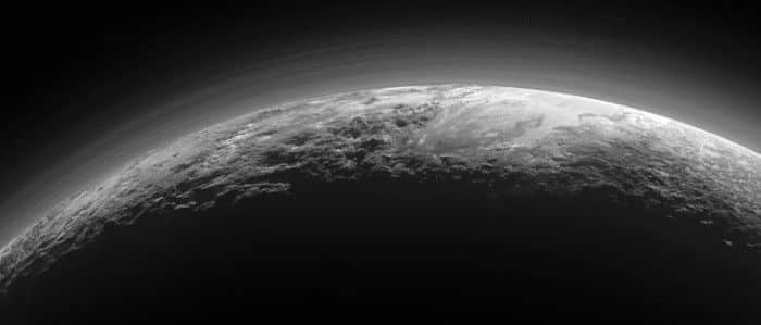 科学家利用掩星事件确认冥王星的大气密度下降