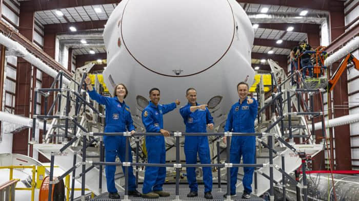 SpaceX 载人龙飞船Crew-3任务发射时间推迟