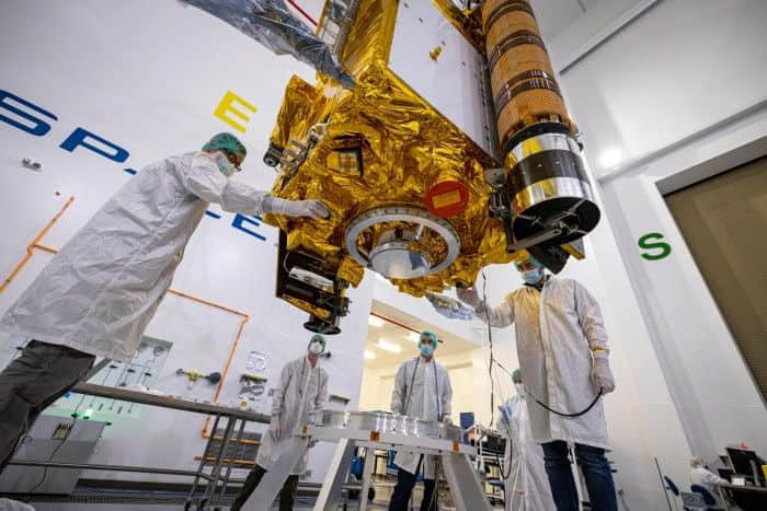 NASA准备发射DART航天器 用动能冲击来偏转小行星