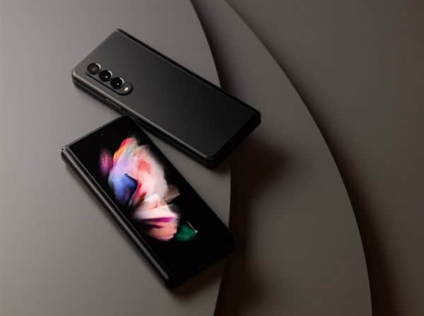 三星发布全新折叠屏Galaxy Z Fold3 5G：20万次开合