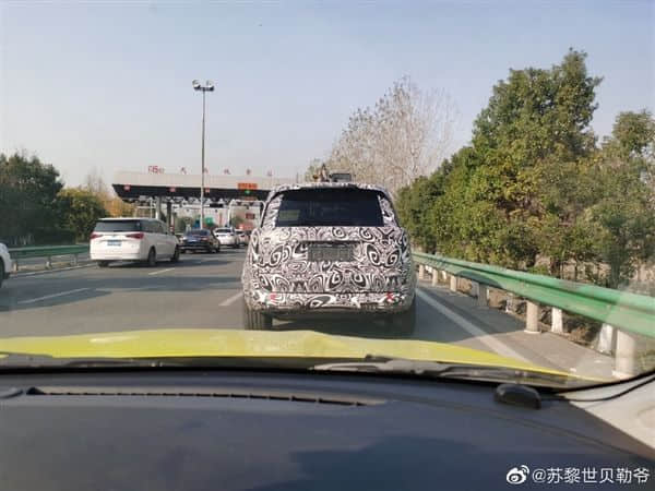 比奔驰GLS更豪华 全新路虎旗舰SUV揽胜国内路试